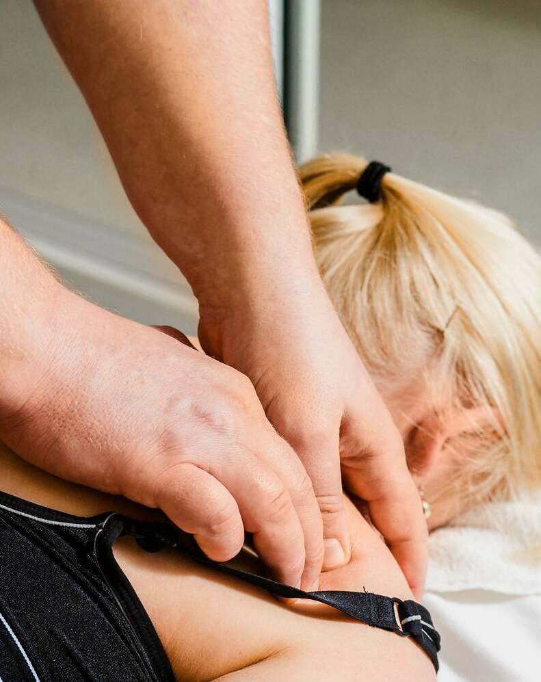 Лечебный массаж спины